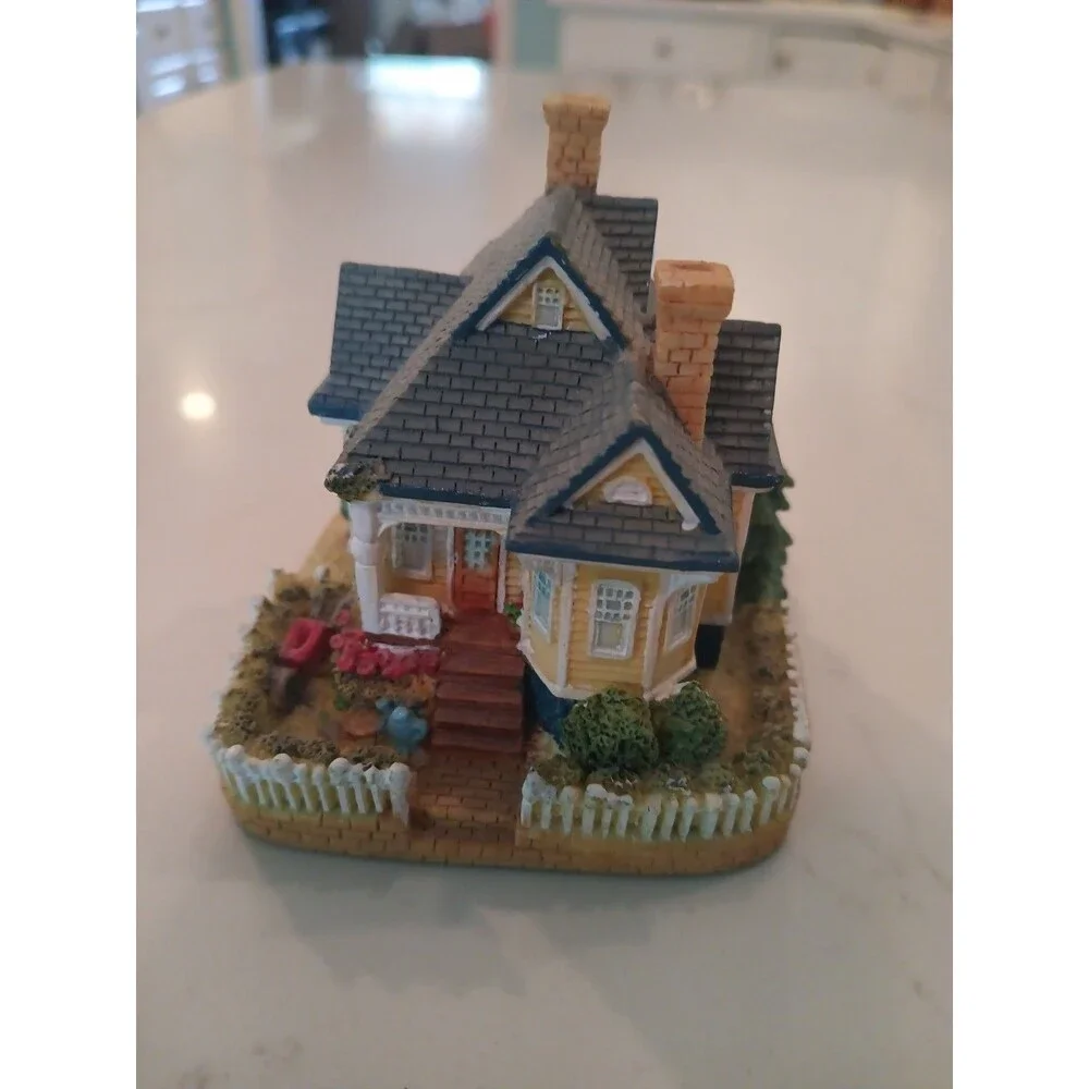 Liberty Falls Village Americana 